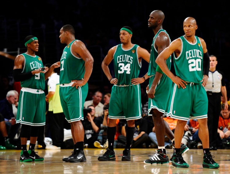 阿德巴约拳击希罗面部！NBA队友反目史：OK决裂、追梦一拳、血花兄弟等十宗最