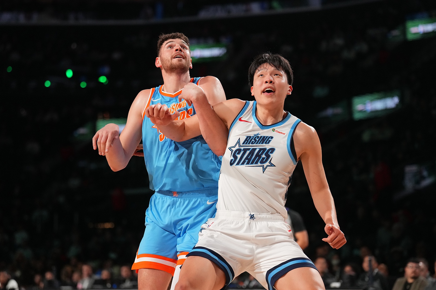 杨瀚森夏联首秀12+9，队记指篮板是立足关键
