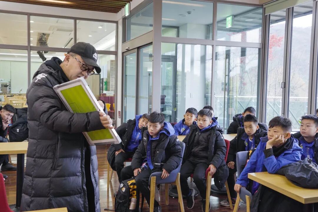董路专访：打进世界杯不如培养五大联赛球员，足球小将要赢在起跑线