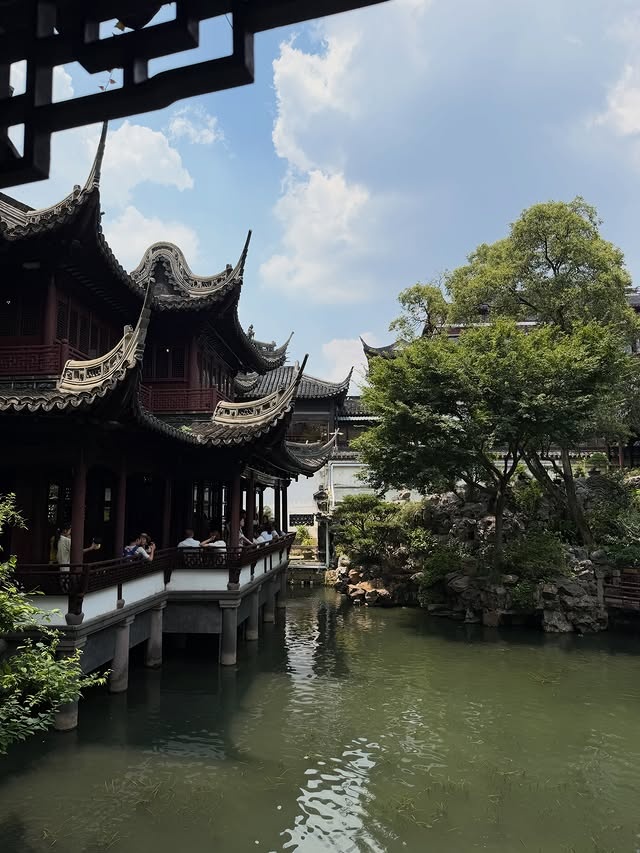 保罗·乔治妻子社媒晒随夫中国行照片：在上海的48小时！